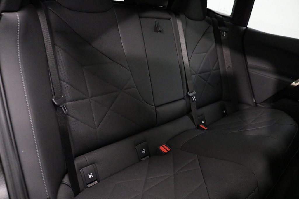 BMW iX M Sport Black #11