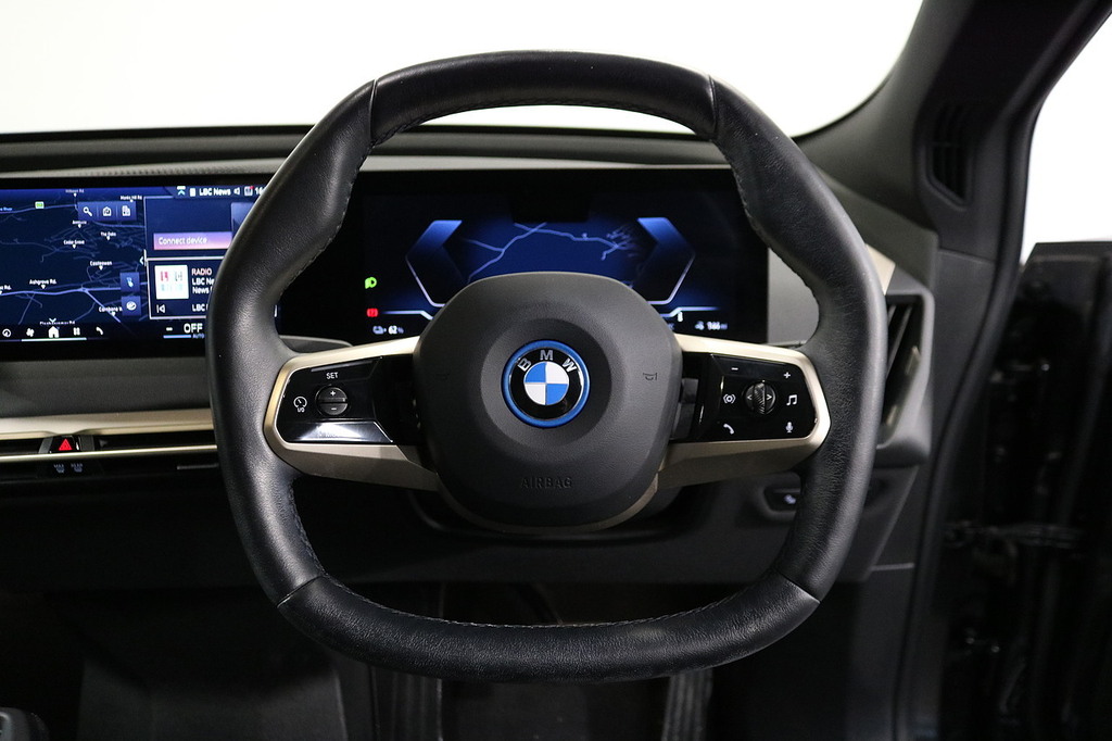 BMW iX M Sport Black #17