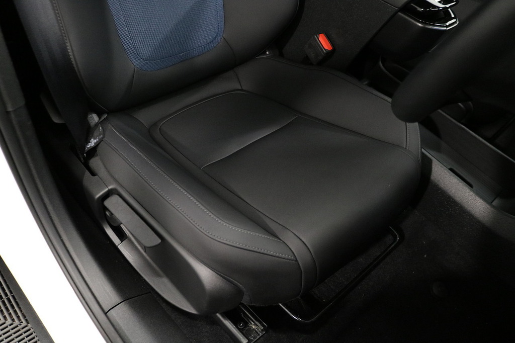 Volvo EX30 200Kw Sm Extended Range Plus 69Kwh White #15