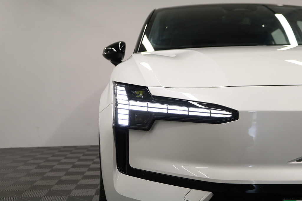 Volvo EX30 200Kw Sm Extended Range Plus 69Kwh White #10