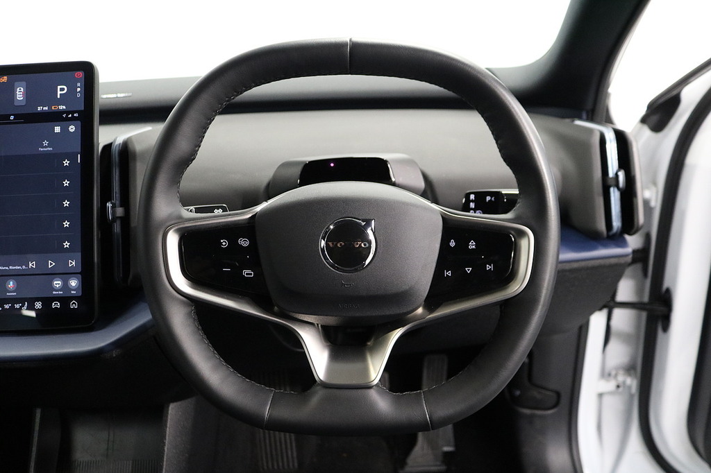Volvo EX30 200Kw Sm Extended Range Plus 69Kwh White #18