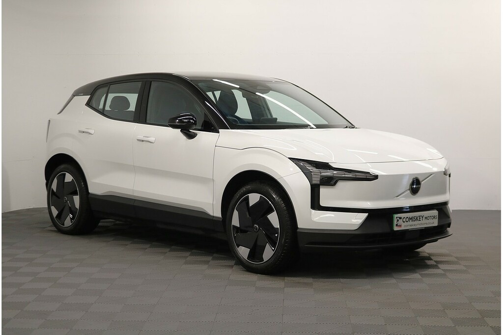 Volvo EX30 Twin Performance Plus White