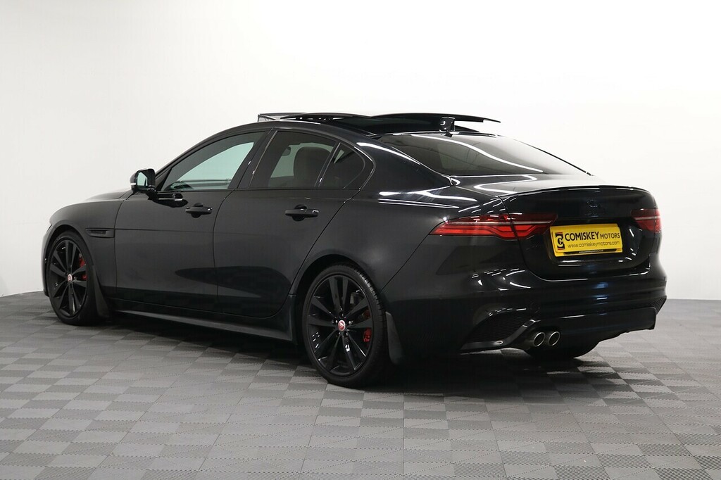 Jaguar XE D200 Mhev R-dynamic Black Black #4