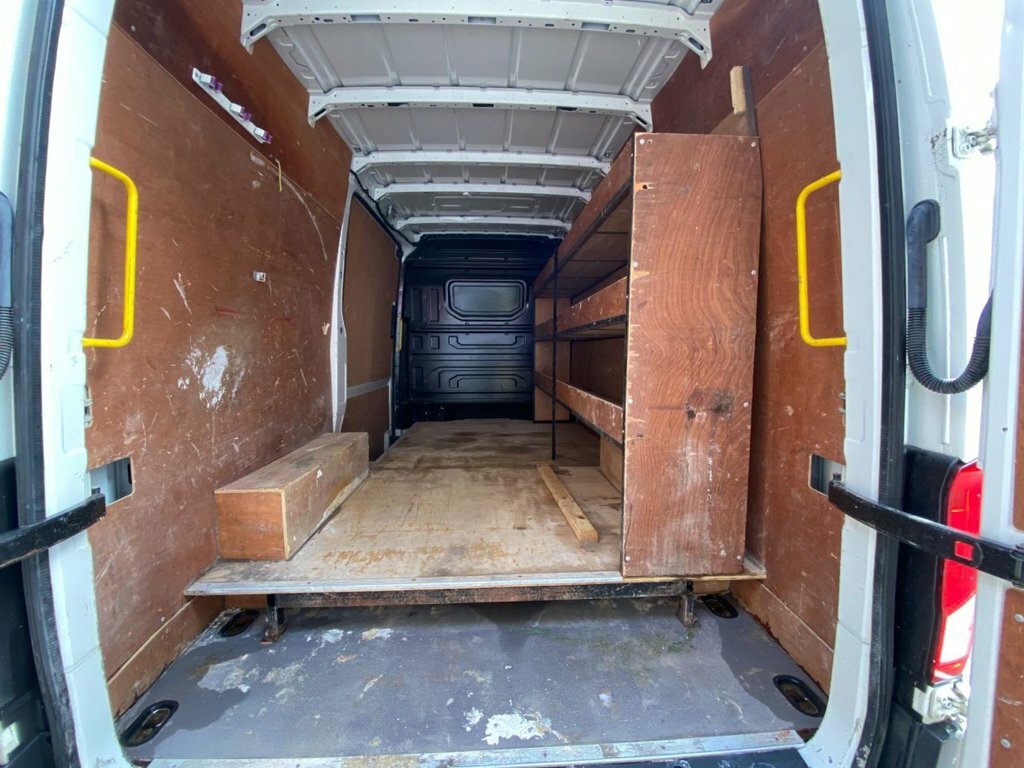 Volkswagen Crafter Panel Van White #18
