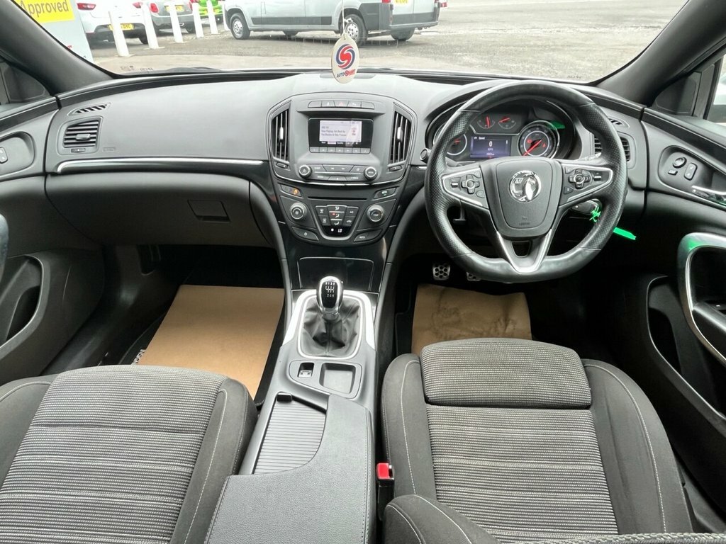 Vauxhall Insignia Hatchback White #7