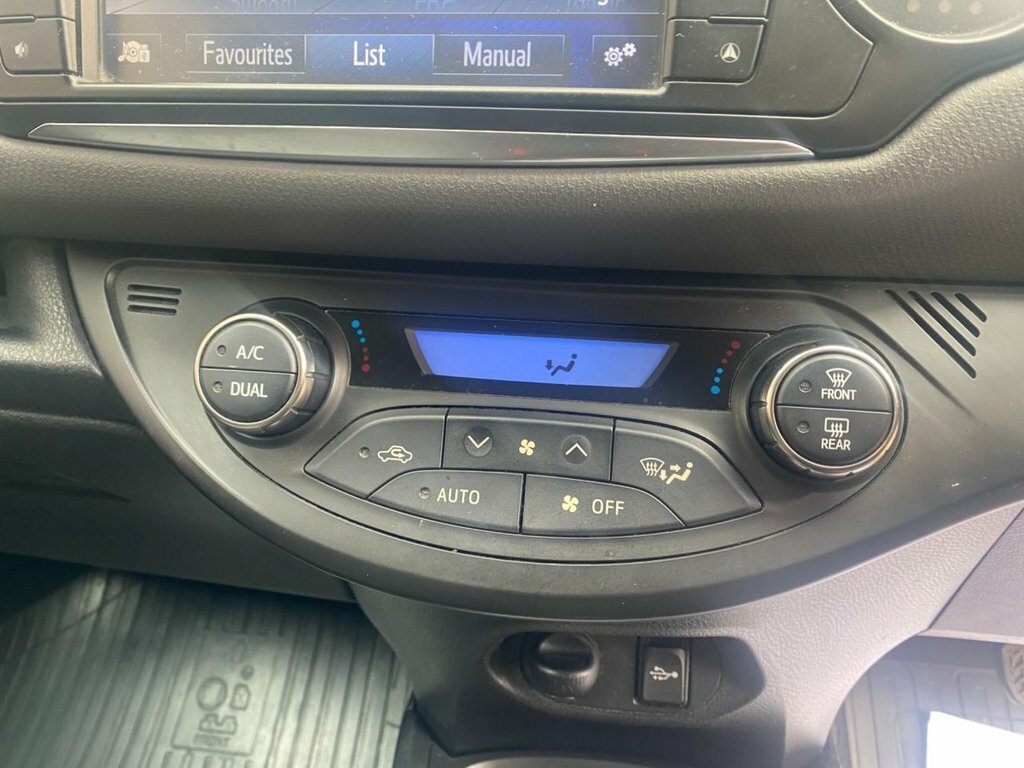 Toyota Yaris Hatchback Grey #13