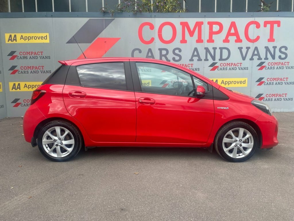 Toyota Yaris 1.5L Sport Red #4