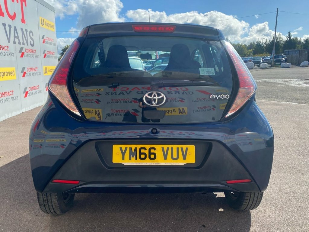 Toyota Aygo 1L X-play Blue #5