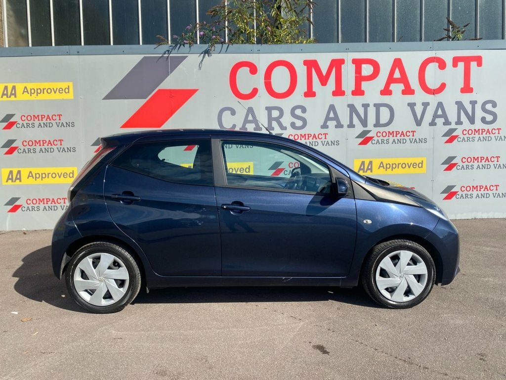 Toyota Aygo 1L X-play Blue #3