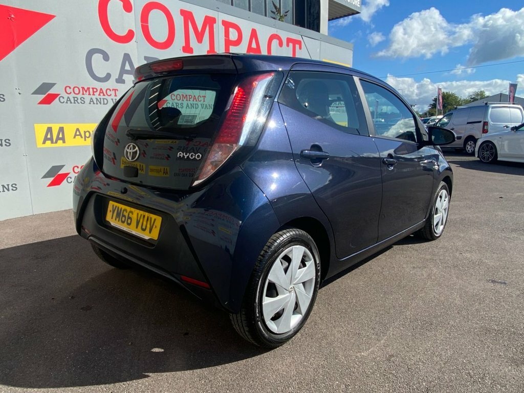 Toyota Aygo 1L X-play Blue #4