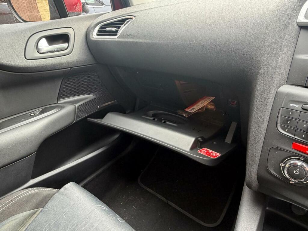 Citroen C4 1.6 Vti Vtr Euro 5 Red #7