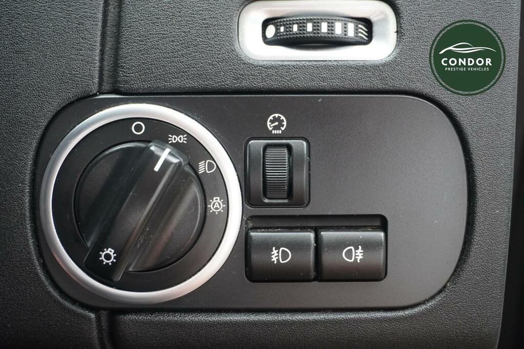 Land Rover Discovery 4 3L Landmark Black #33