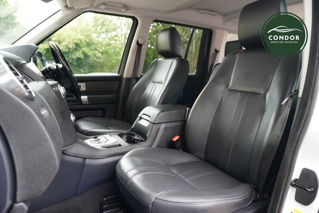 Land Rover Discovery 4 3L Landmark Black #35