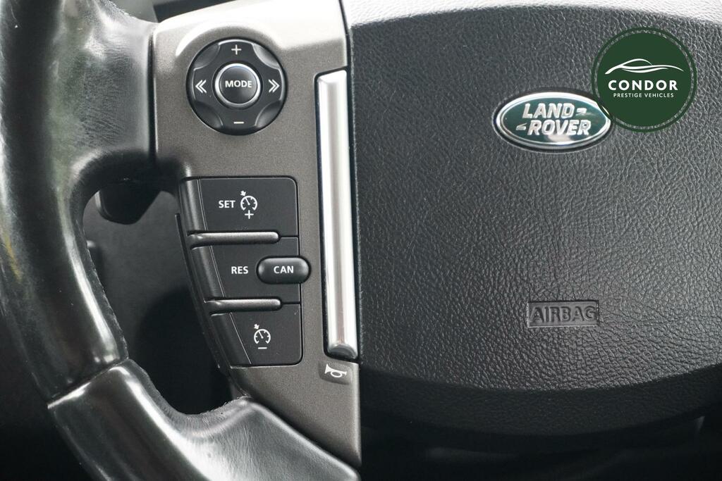 Land Rover Discovery 4 3L Landmark Black #26