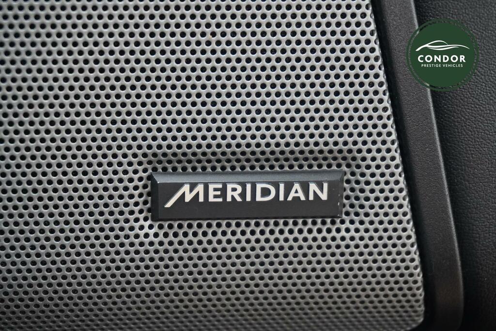 Land Rover Discovery 4 3L Landmark Black #29