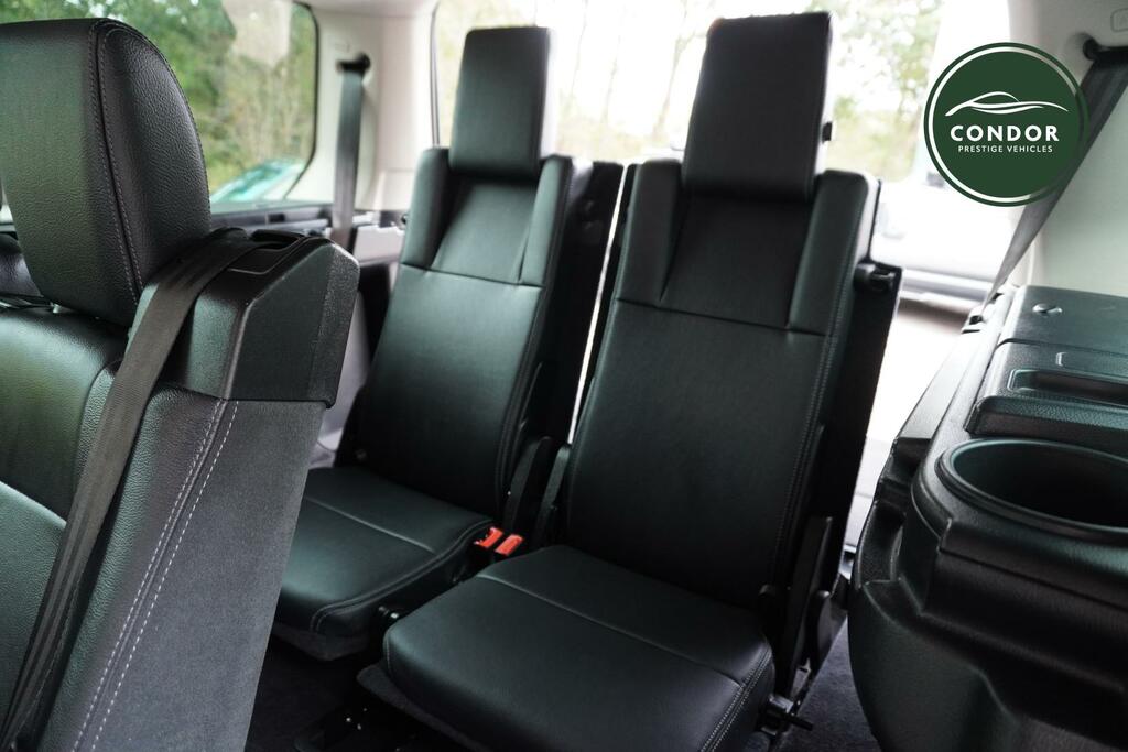 Land Rover Discovery 4 3L Landmark Black #38