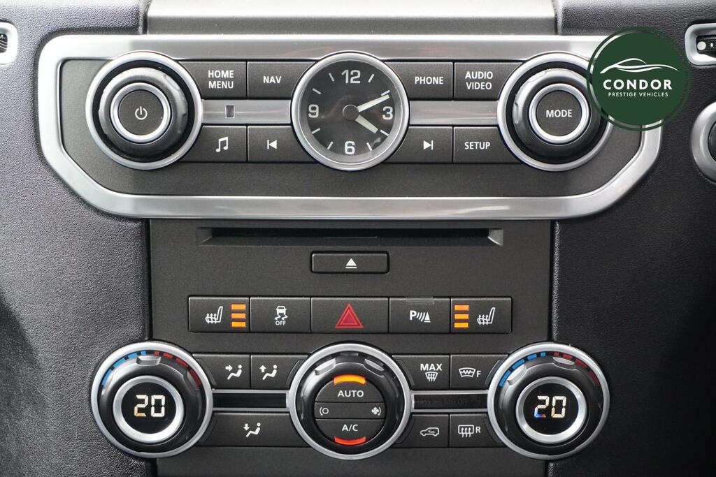 Land Rover Discovery 4 3L Landmark Black #23
