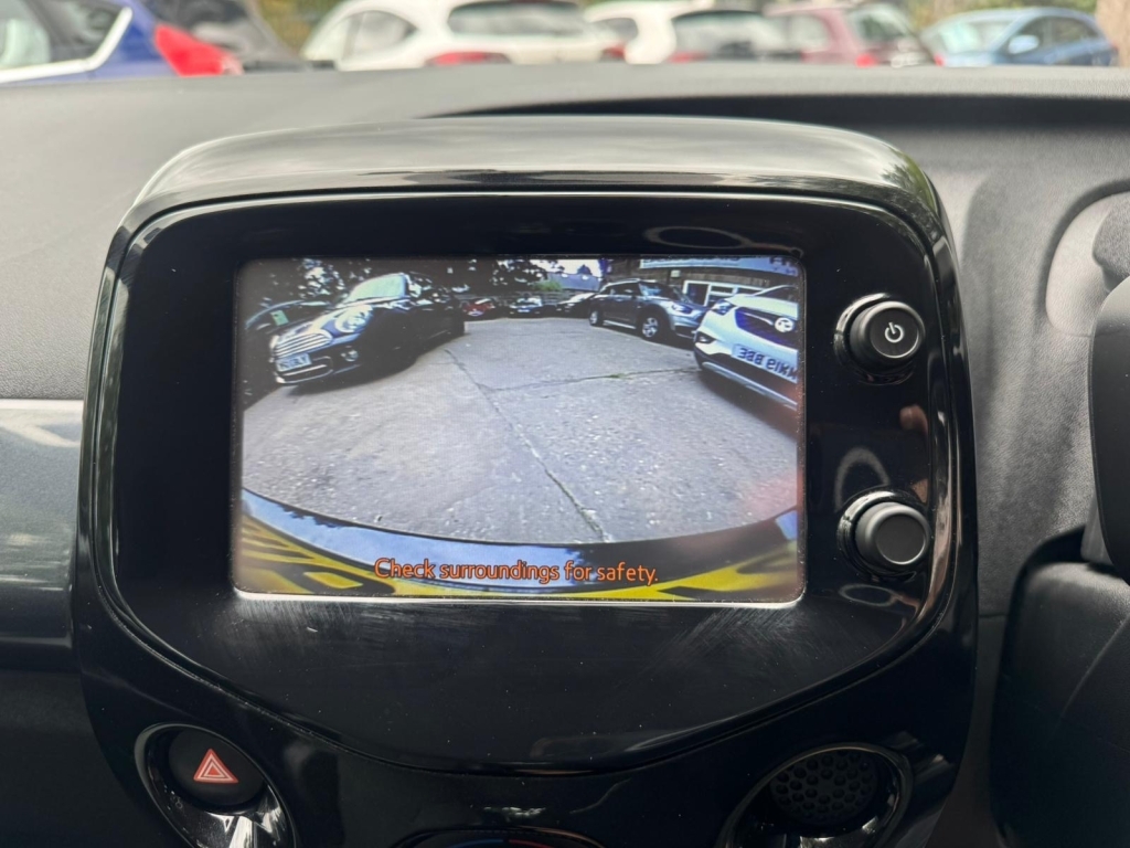 Toyota Aygo 1.0 Vvt-i X Red #8