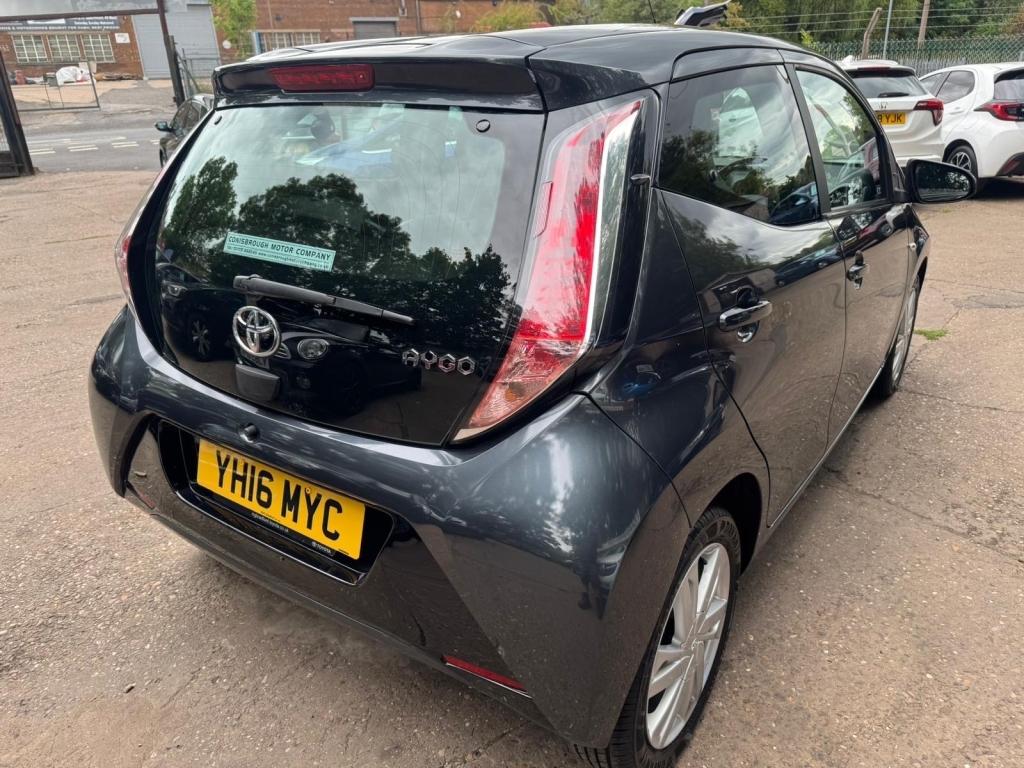 Toyota Aygo 1.0 Vvt-i X Red #12