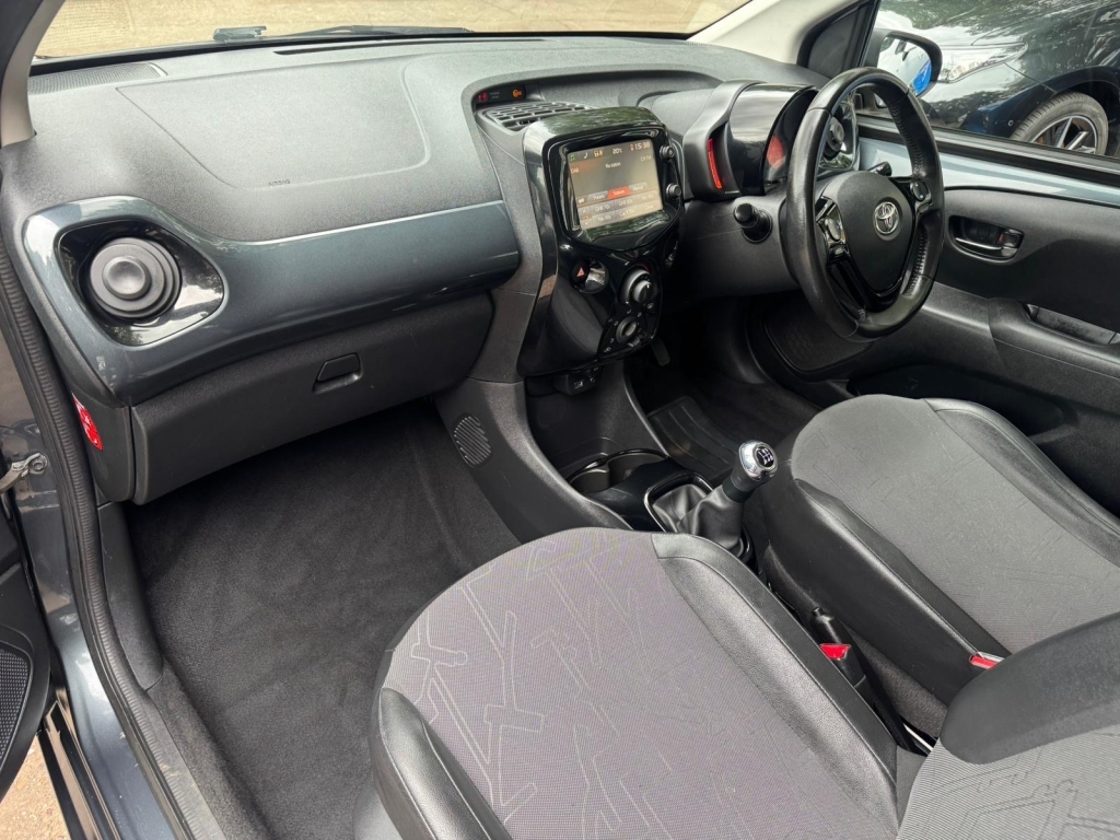 Toyota Aygo 1.0 Vvt-i X Red #18
