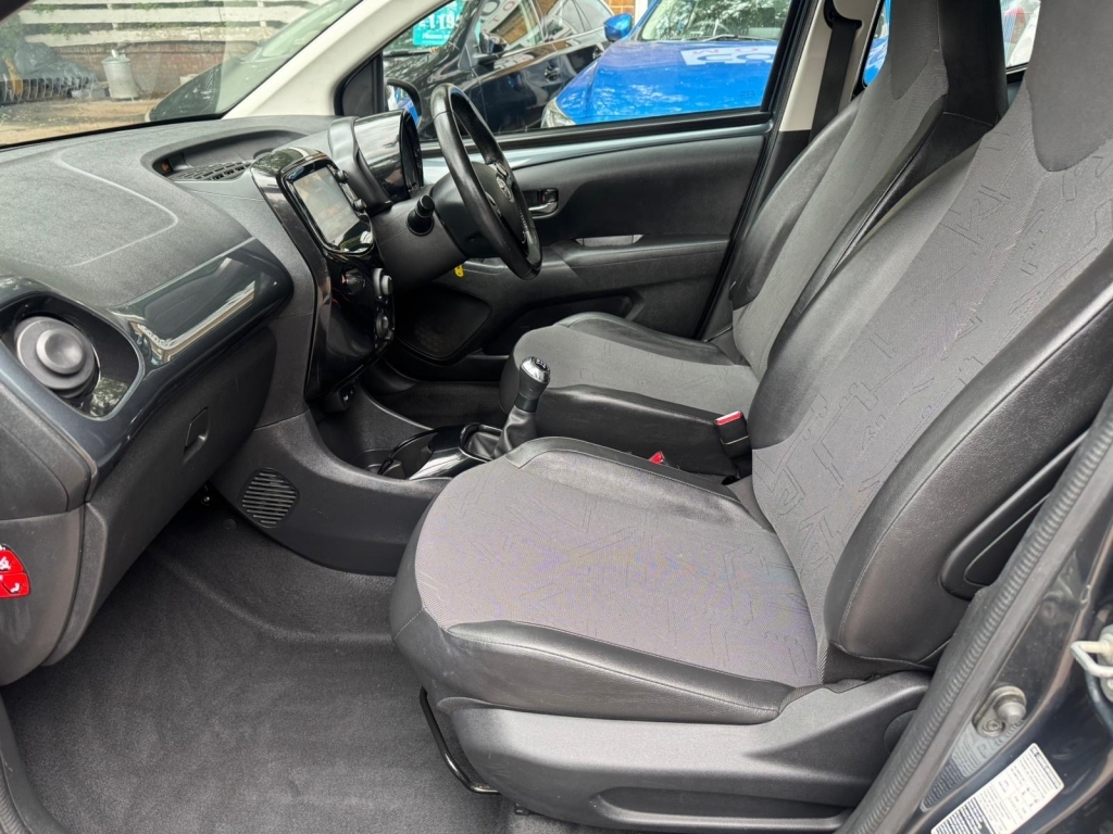 Toyota Aygo 1.0 Vvt-i X Red #19