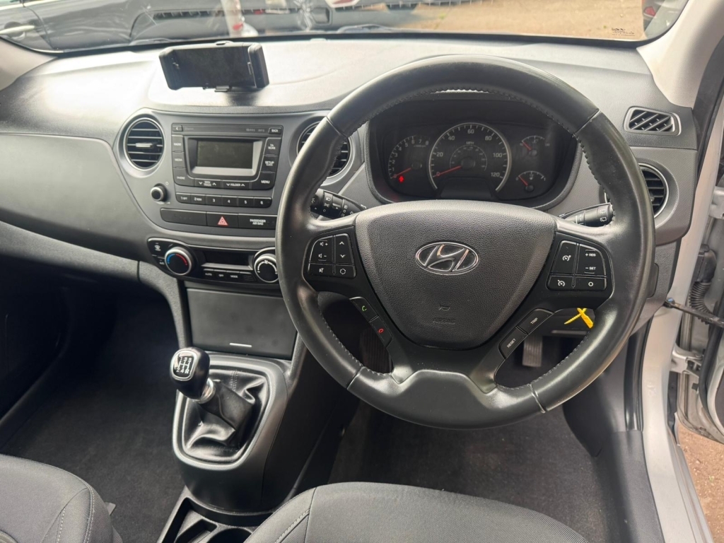 Hyundai I10 Hatchback 1.0 Premium EJ17KHX Silver #6