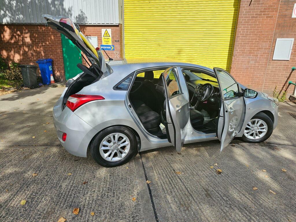 Hyundai I30 1.6 Active Crdi 109 Bhp Grey #9
