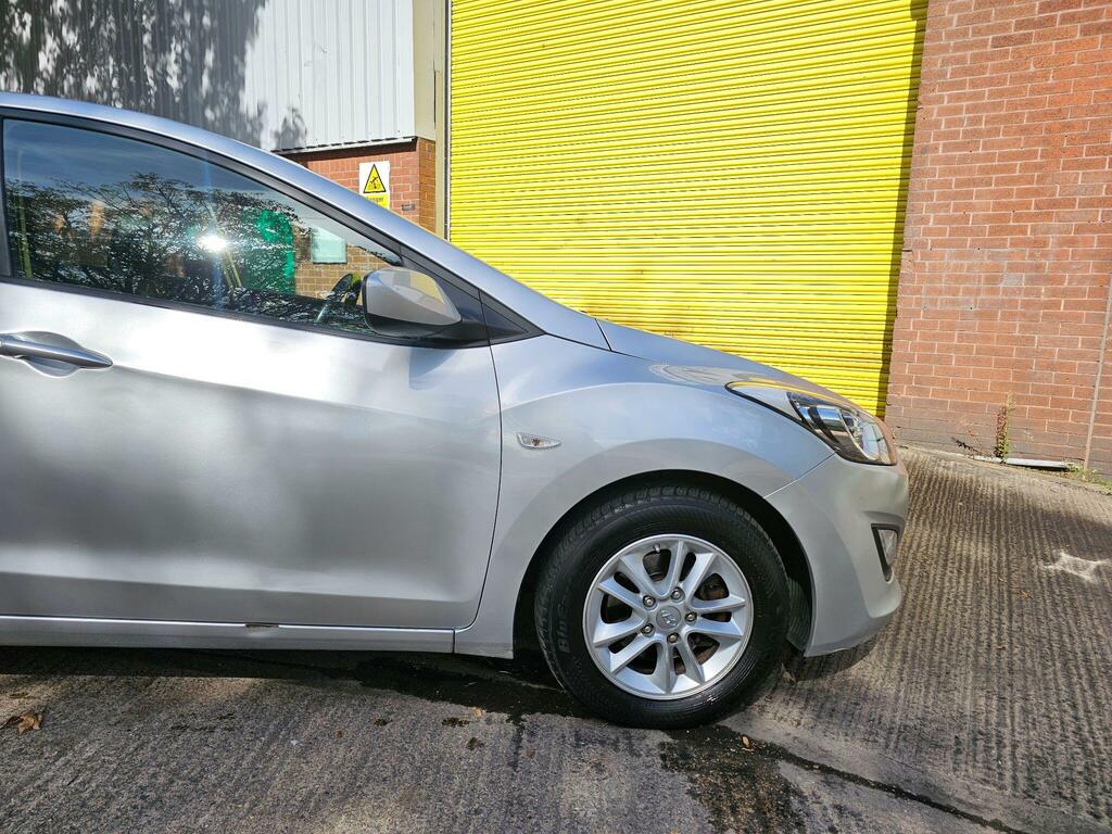 Hyundai I30 1.6 Crdi Active Euro 5 Silver #2