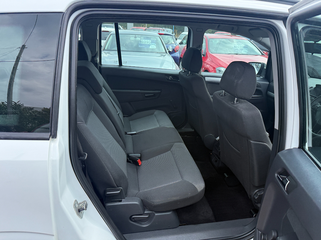 Vauxhall Zafira Exclusiv White #5
