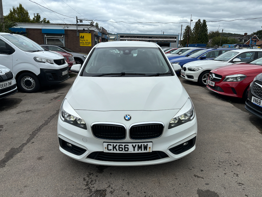 BMW 2 Series Active Tourer Se Active Tourer White #2