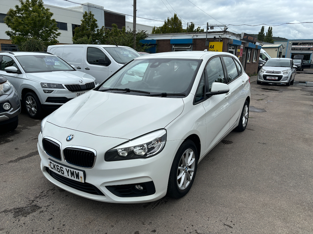BMW 2 Series Active Tourer Se Active Tourer White #3