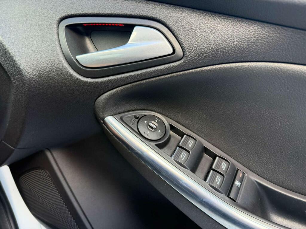 Ford Focus 1.0 Titanium 124 Bhp Black #24
