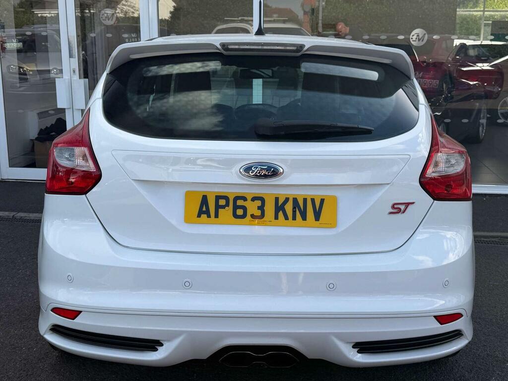 Ford Focus 1.0 Titanium 124 Bhp Black #37
