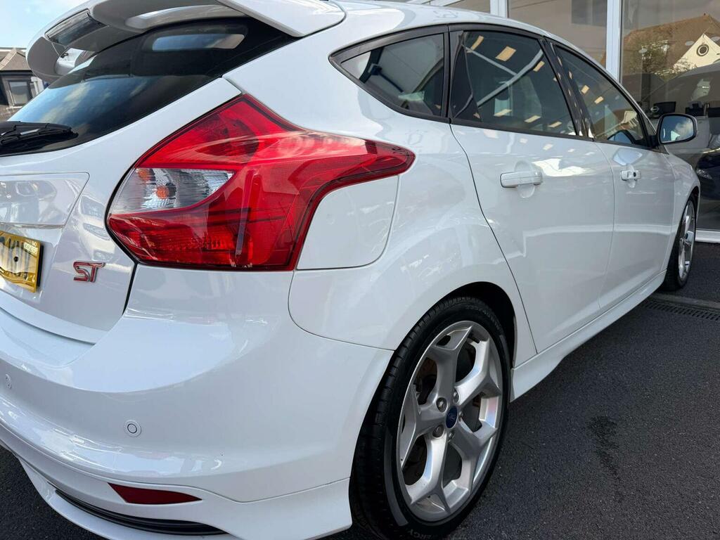 Ford Focus 1.0 Titanium 124 Bhp Black #41