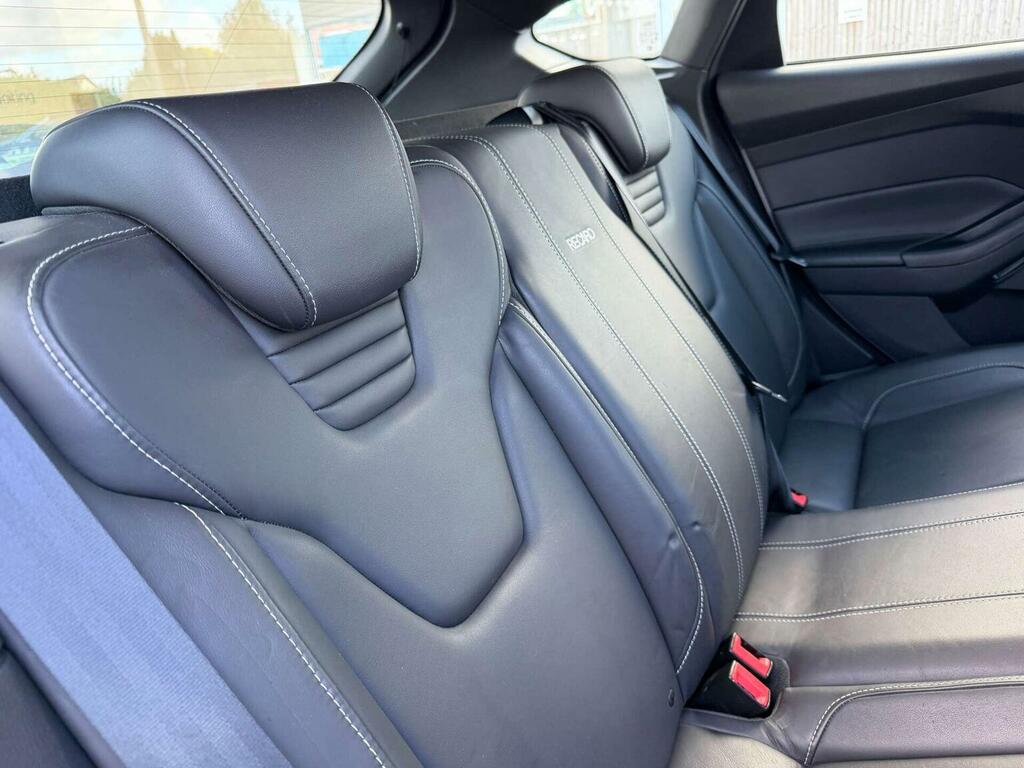 Ford Focus 1.0 Titanium 124 Bhp Black #30