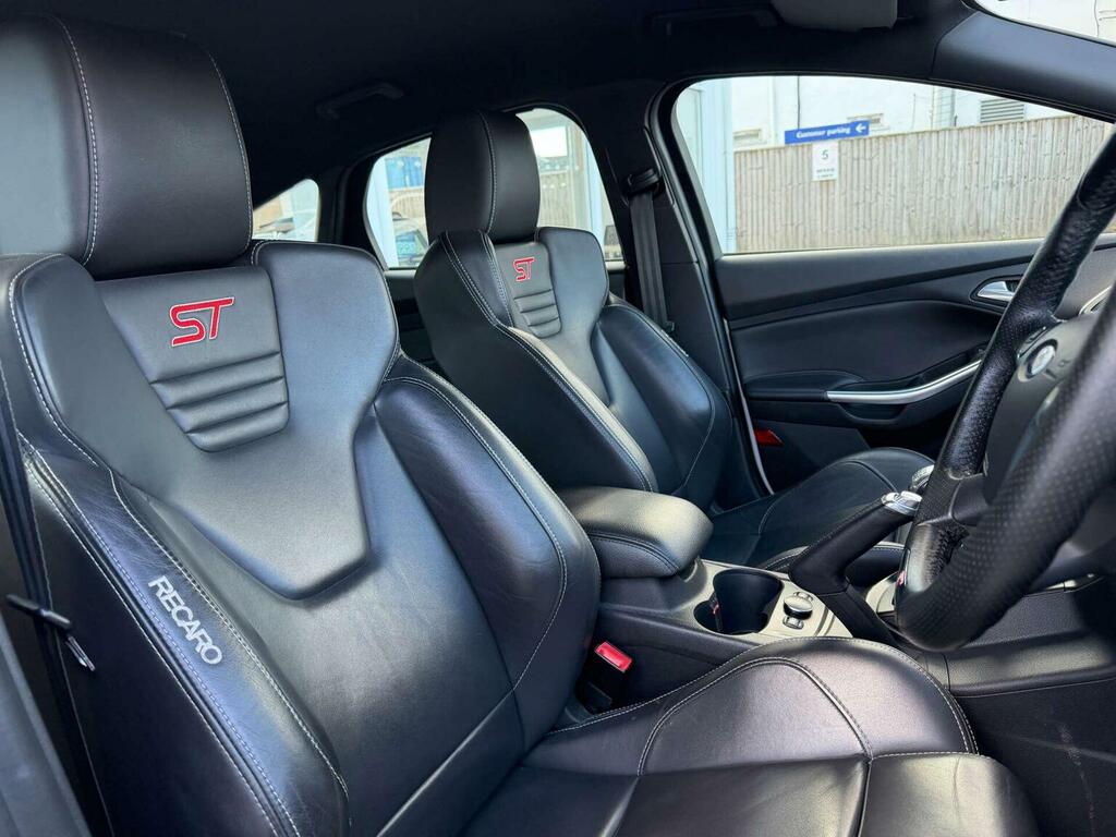 Ford Focus 1.0 Titanium 124 Bhp Black #26