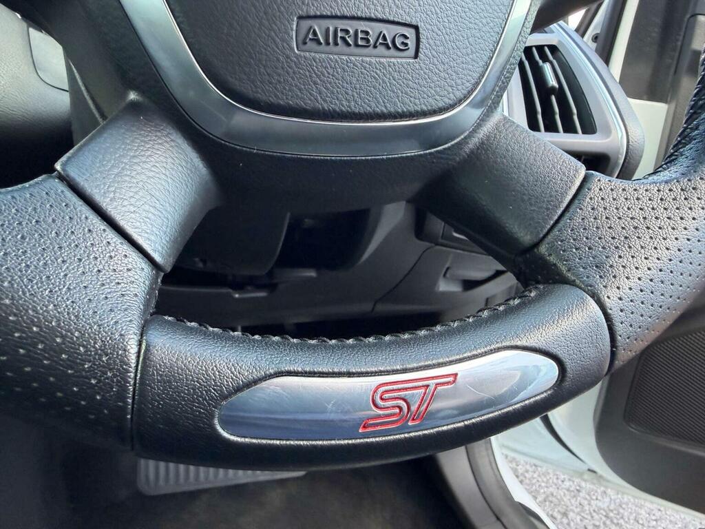 Ford Focus 1.0 Titanium 124 Bhp Black #7