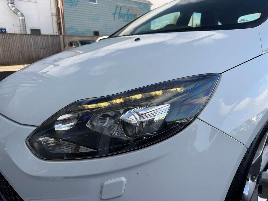 Ford Focus 1.0 Titanium 124 Bhp Black #34