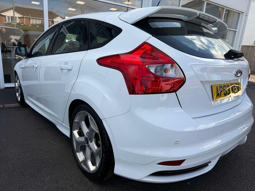 Ford Focus 1.0 Titanium 124 Bhp Black #42