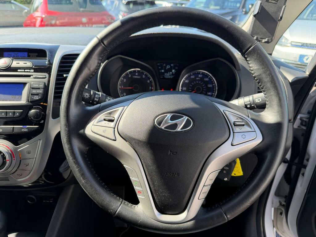 Hyundai Ix20 Hatchback 1.6 Active Euro 5 201363 White #4