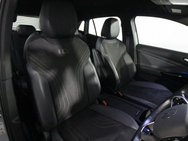 Volkswagen ID.4 Life Black #9