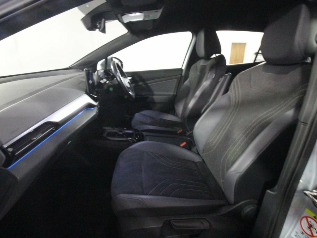 Volkswagen ID.4 Life Black #29