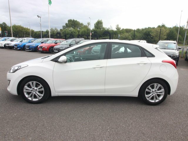 Hyundai I30 1.6 Crdi Style Hatchback Euro 5 1 White #4