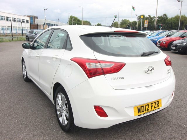 Hyundai I30 1.6 Crdi Style Hatchback Euro 5 1 White #5