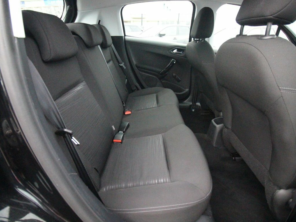 Peugeot 208 1.2 Puretech Active Premium -Plus Grey #31