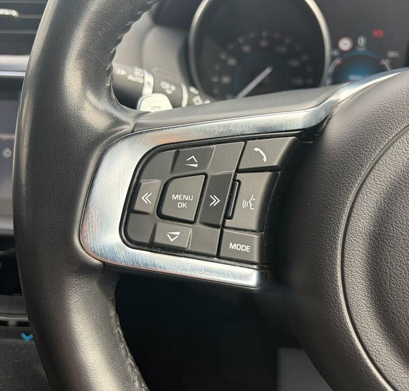 Jaguar XE Xe R-dynamic S Black #30