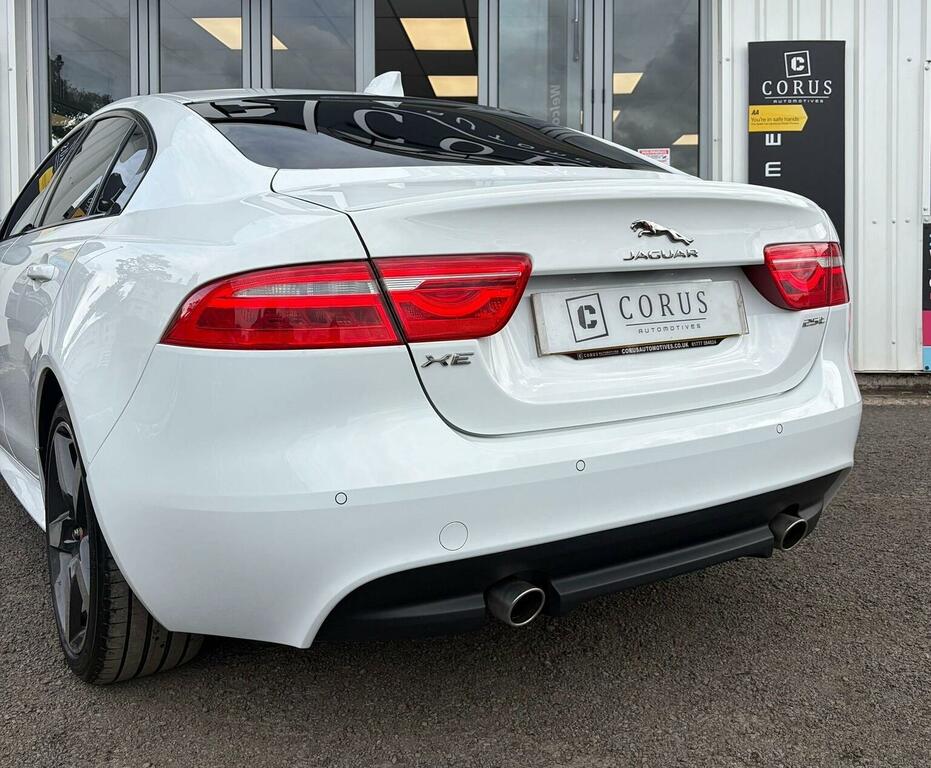Jaguar XE Xe R-dynamic S Black #10