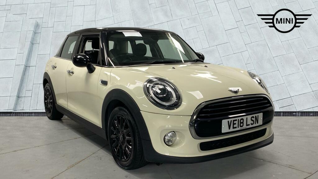 Mini Hatch 5-Door Hatch Cooper White