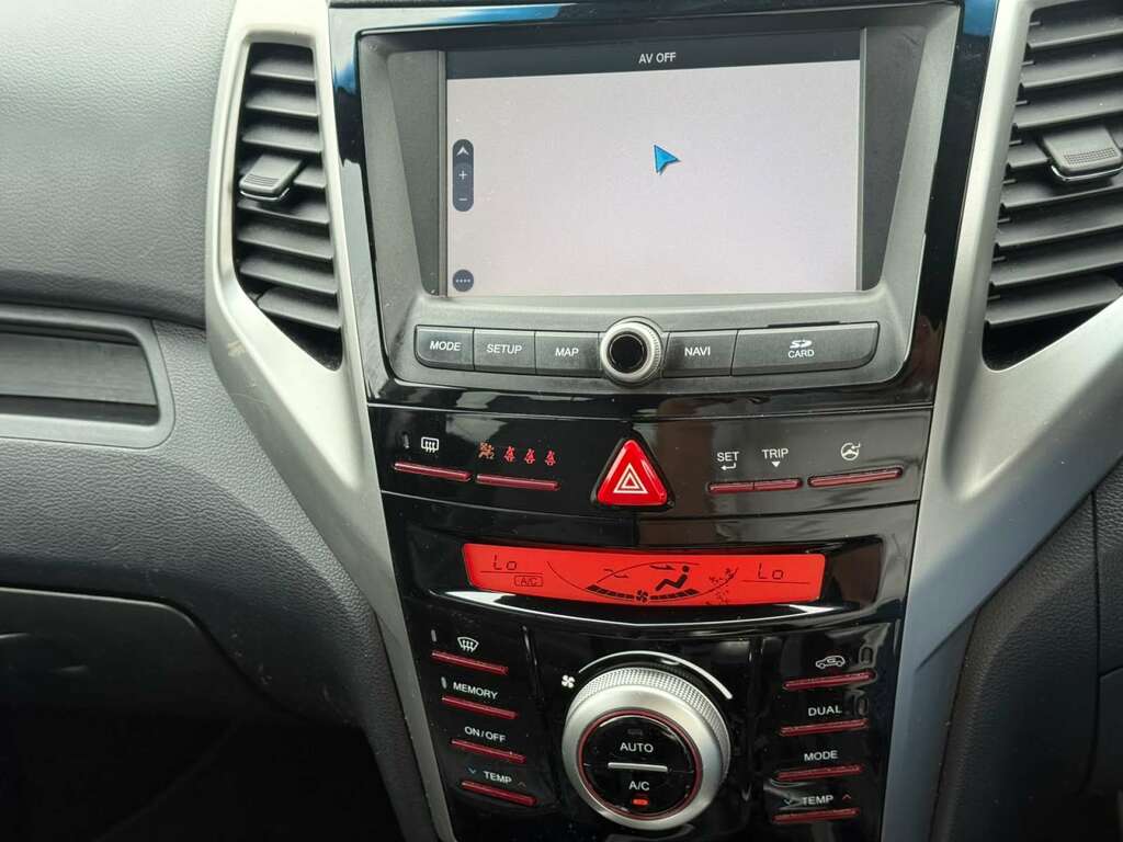 SsangYong Tivoli Elx Black #16
