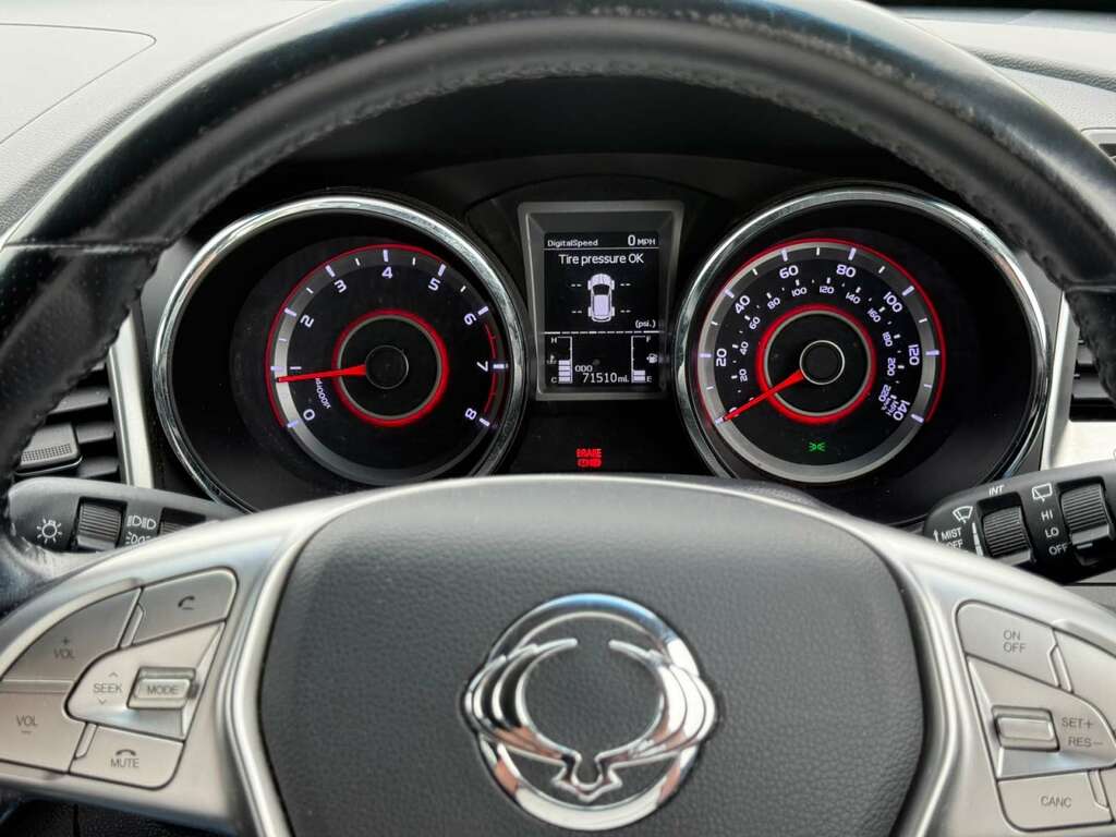 SsangYong Tivoli Elx Black #20